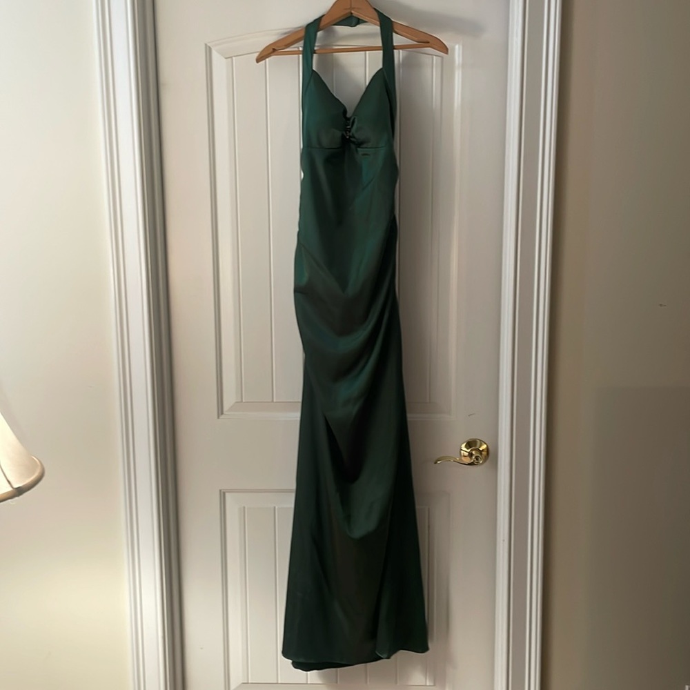 Dark green formal dress, backless and booty scrunch